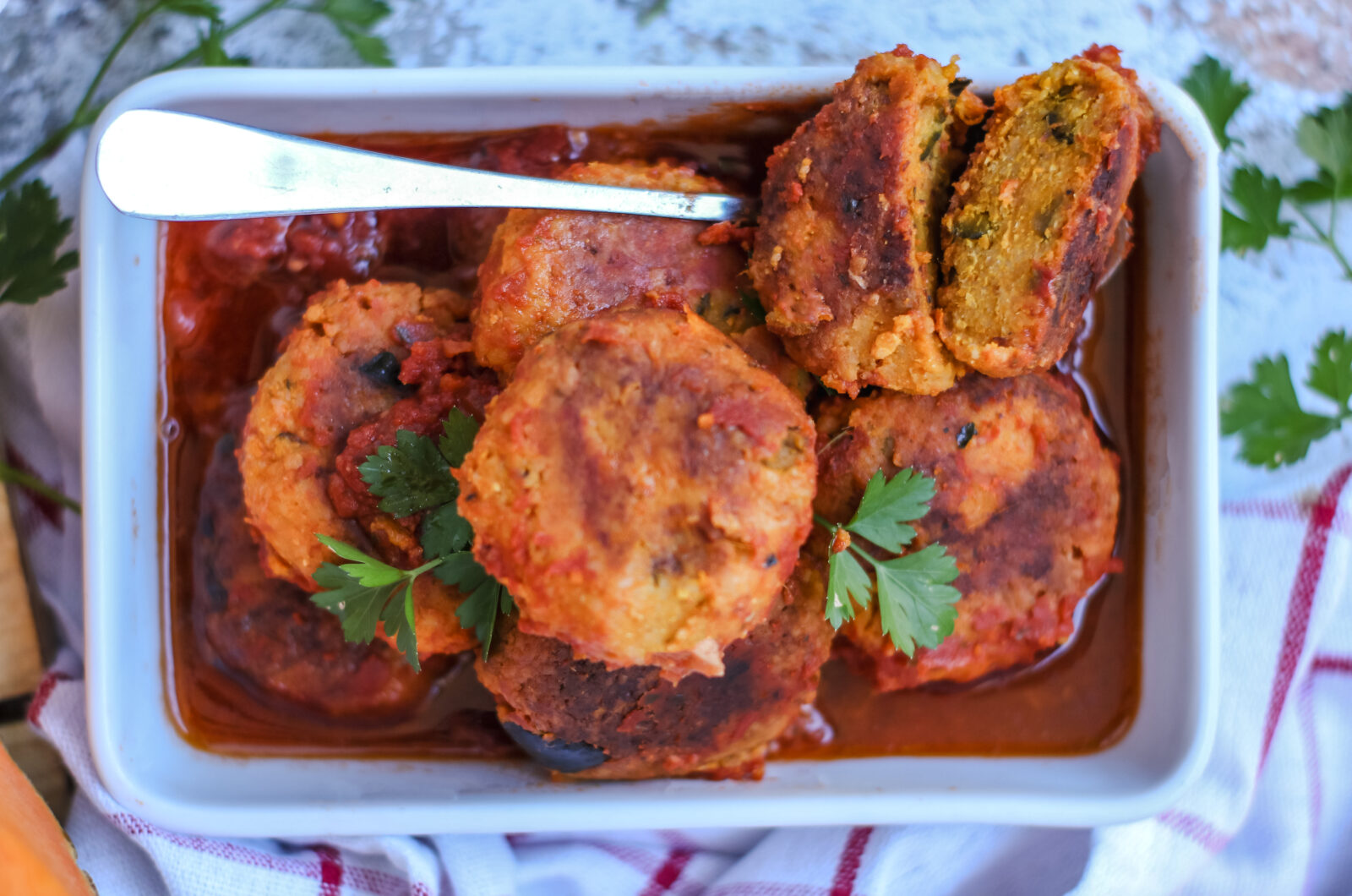 Polpette di zucca e ricotta vegetale al sugo