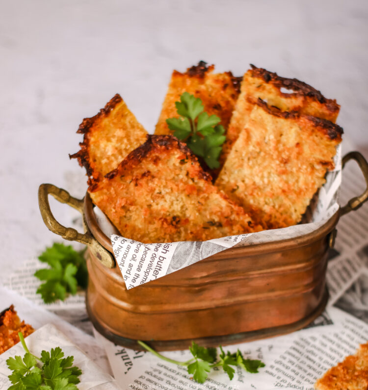 Schiacciata croccante di patate e quinoa, aromatizzata al rosmarino.