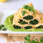 frittatine soffici con agretti su crema di piselli