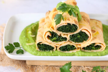 frittatine soffici con agretti su crema di piselli