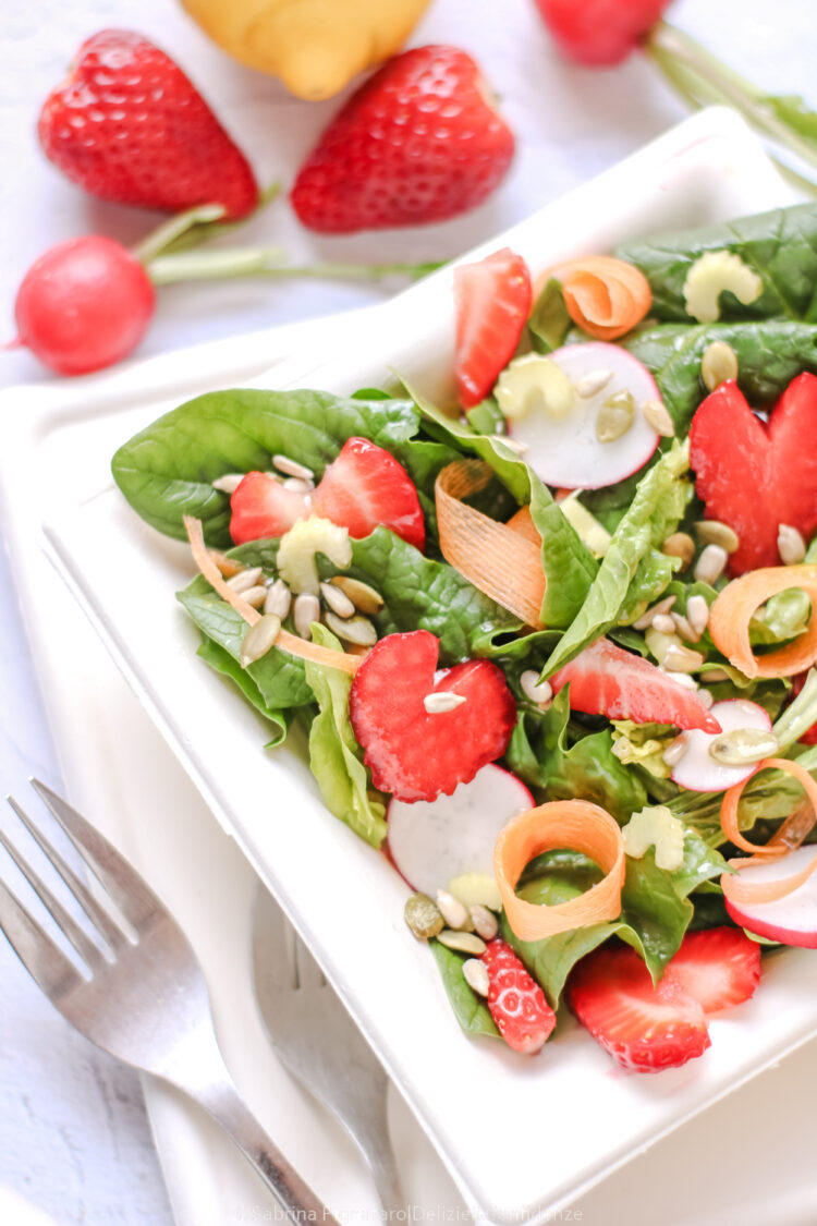 Insalata di fragole e spinaci