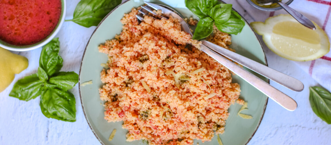 Cous cous idratato a freddo con acqua di pomodoro e olio al basilico