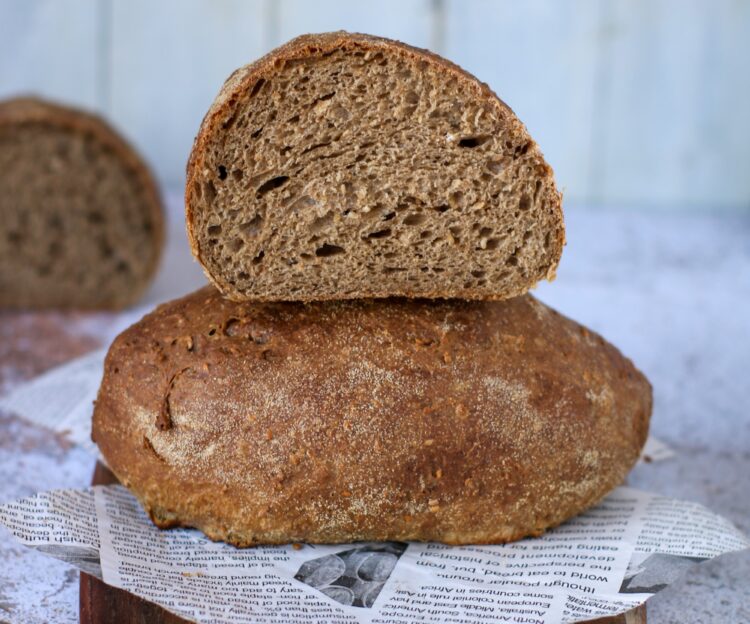 Pane integrale con avena e semi