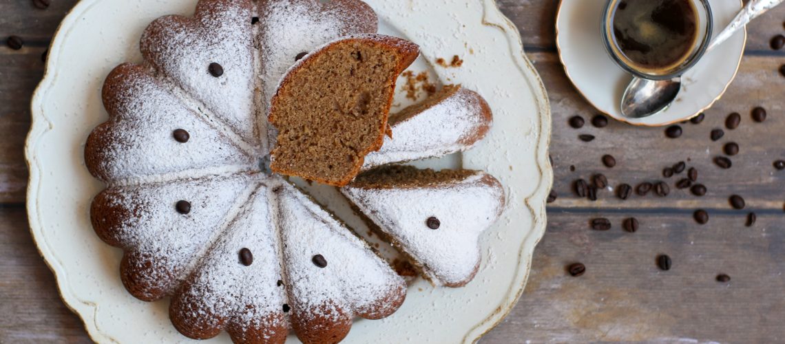 Torta soffice al caffè e nocciole